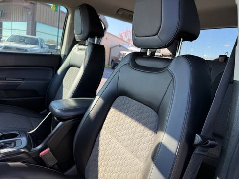 Used 2018 Chevrolet Colorado Z71 image 16