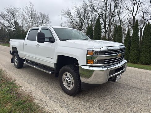 Used 2016 Chevrolet Silverado 2500 LT AWD/4WD image 2
