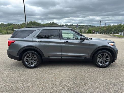 Certified 2023 Ford Explorer XLT w/ Equipment Group 202A AWD/4WD image 5