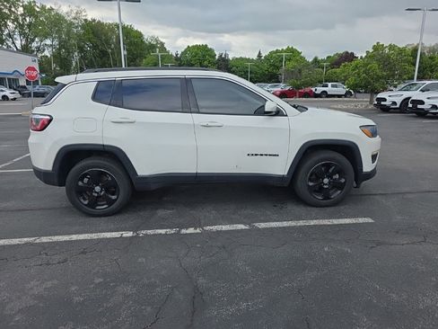 Used 2020 Jeep Compass Latitude AWD/4WD image 9