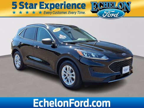 Certified 2022 Ford Escape SE w/ Convenience Package FWD image 1