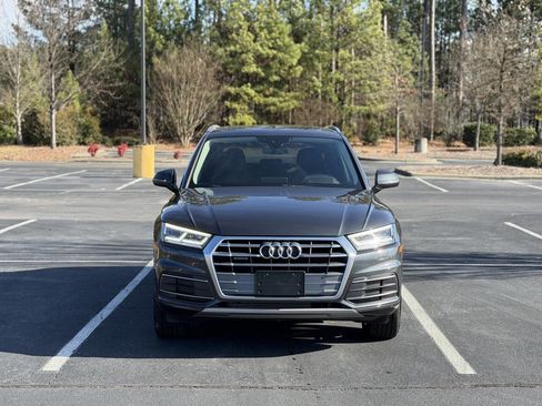 Used 2019 Audi Q5 2.0T Premium Plus w/ Premium Plus Package image 2