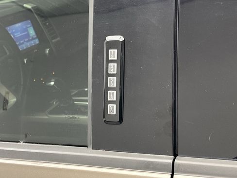 Used 2016 Ford F150 Lariat w/ Equipment Group 502A Luxury image 7