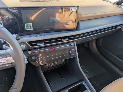 New 2025 Hyundai Sonata Limited image 14