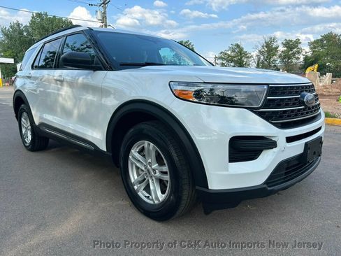 Used 2022 Ford Explorer XLT AWD/4WD image 5