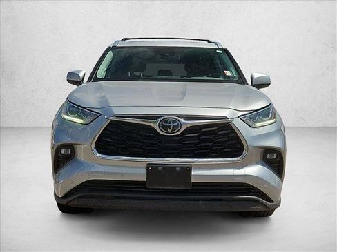 Used 2020 Toyota Highlander Limited AWD/4WD image 2