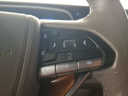 Used 2022 Cadillac Escalade Sport Platinum RWD image 25