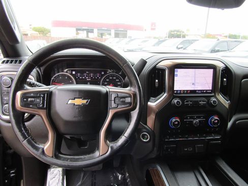 Used 2021 Chevrolet Silverado 2500 High Country w/ Z71 Off-Road Package AWD/4WD image 17