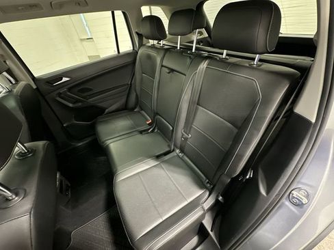 Used 2021 Volkswagen Tiguan SE image 20
