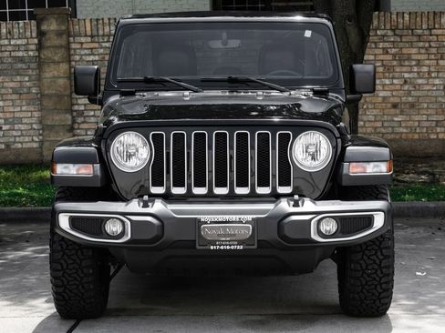 Used 2022 Jeep Wrangler Unlimited Sahara AWD/4WD image 11