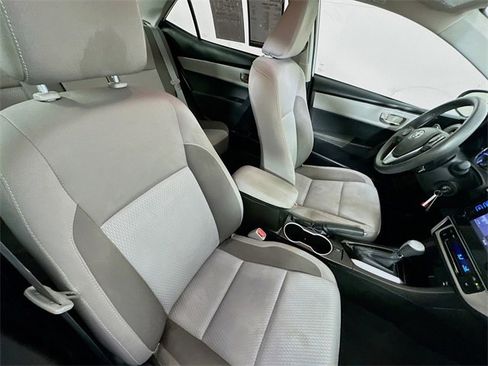 Used 2017 Toyota Corolla LE image 25