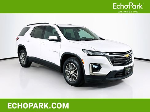 Used 2023 Chevrolet Traverse LT image 1