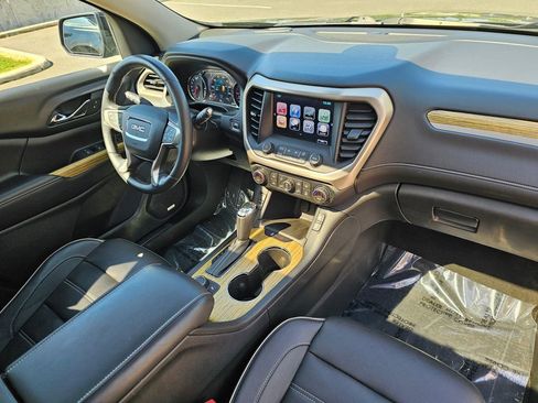 Used 2017 GMC Acadia Denali w/ Technology Package AWD/4WD image 10
