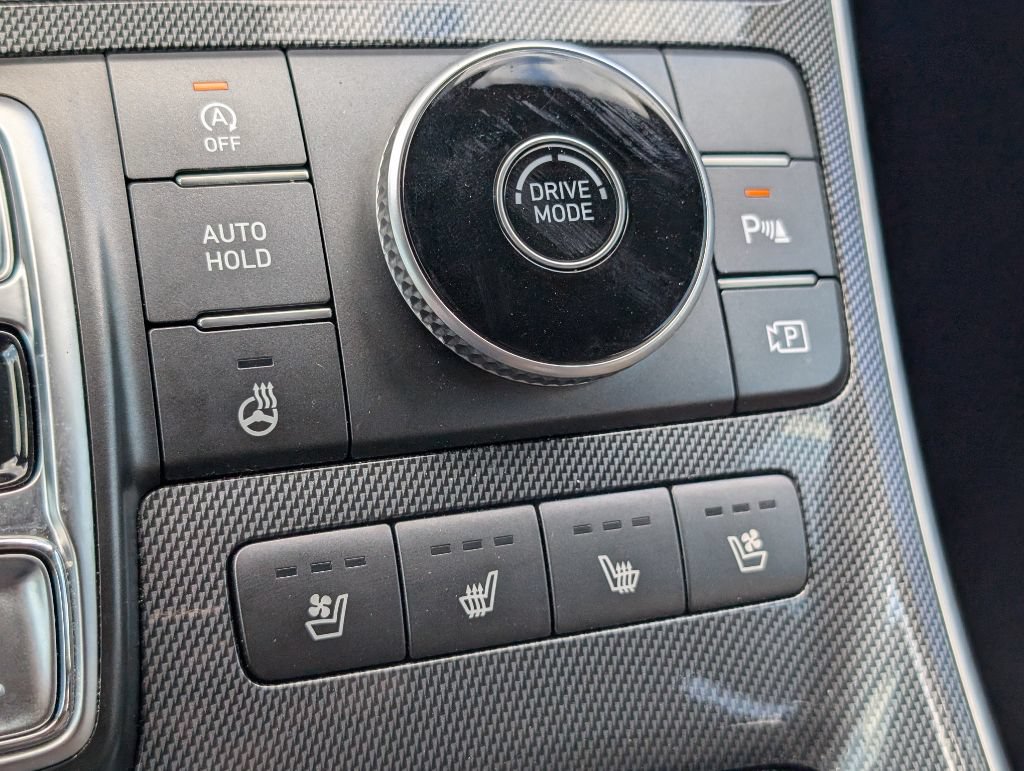 Used 2022 Hyundai Santa Fe Limited FWD image 21