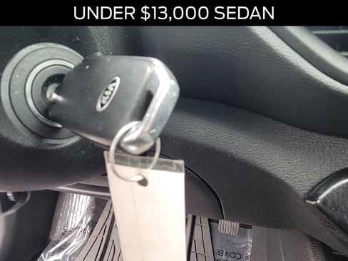 Used 2019 Kia Forte LXS FWD image 25