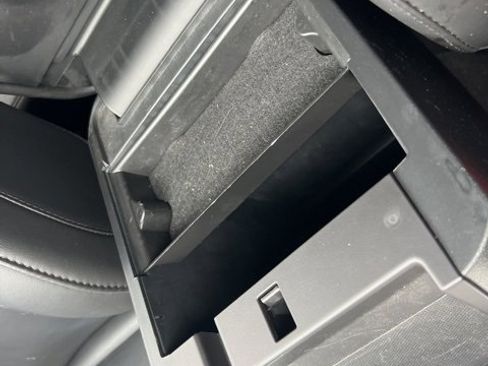 Certified 2022 Ford Explorer XLT w/ Equipment Group 202A image 16