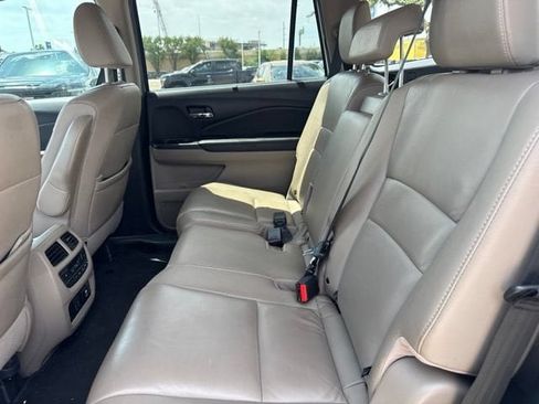 Used 2020 Honda Pilot Touring image 9