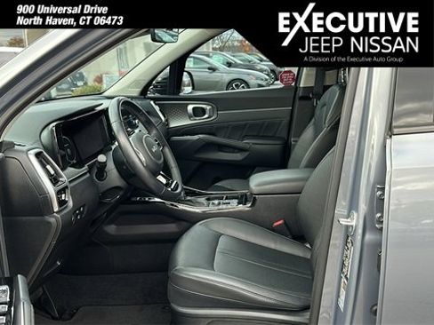 Used 2023 Kia Sorento SX image 9