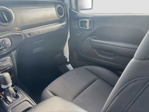 Certified 2023 Jeep Wrangler Unlimited AWD/4WD image 23