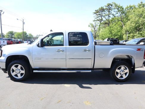 Used 2013 GMC Sierra 2500 SLE w/ HD SLE Premium Package AWD/4WD image 6