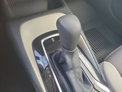 Used 2025 Toyota Corolla LE FWD image 28