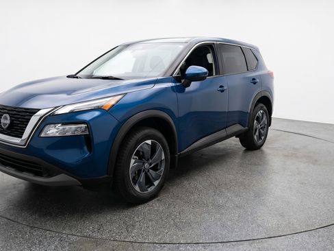 Used 2025 Nissan Rogue SV FWD image 3