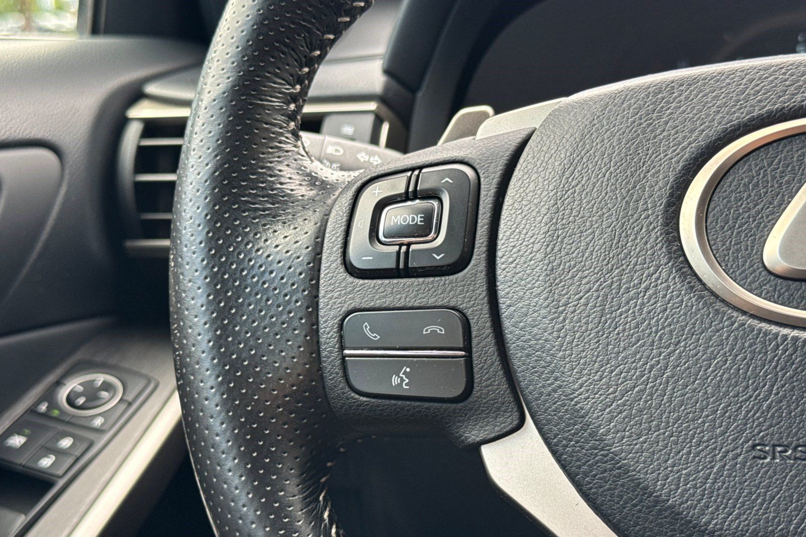 Used 2019 Lexus IS 300 F Sport w/ F Sport Package RWD image 30