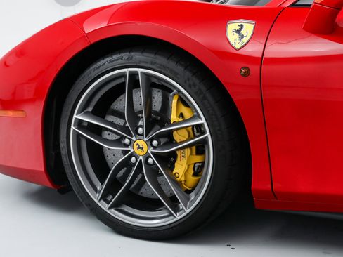 Used 2018 Ferrari 488 GTB image 15
