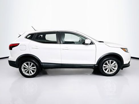 Used 2018 Nissan Rogue Sport S w/ S Appearance Package AWD/4WD image 10