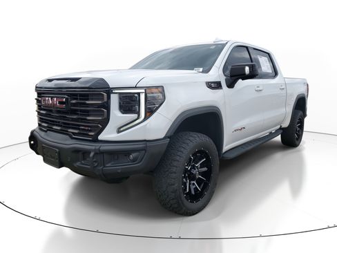 Used 2024 GMC Sierra 1500 AT4X image 3