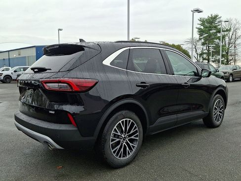 New 2026 Ford Escape SE w/ PHEV Premium Package FWD image 14