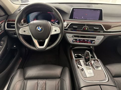 Used 2022 BMW 750i xDrive AWD/4WD image 30