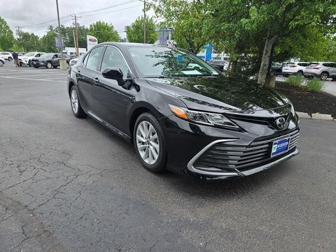 Used 2023 Toyota Camry LE AWD/4WD image 10
