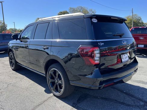 Used 2024 Ford Expedition Limited image 5