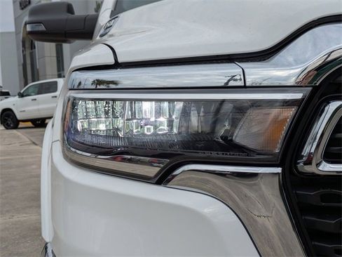 New 2026 RAM 1500 4x4 Crew Cab image 10