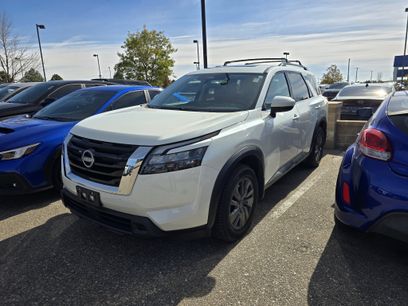 Used 2023 Nissan Pathfinder SV w/ SV Premium Package