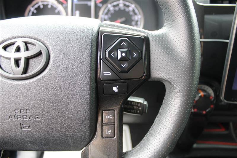 Used 2020 Toyota 4Runner TRD Off-Road Premium AWD/4WD image 16