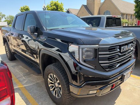 Used 2023 GMC Sierra 1500 AT4 w/ AT4 Premium Package AWD/4WD image 2