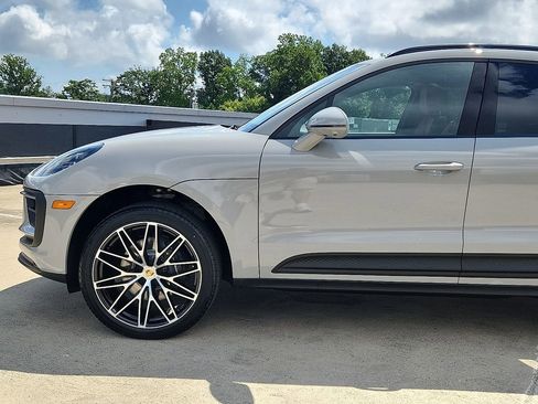 New 2026 Porsche Macan image 6