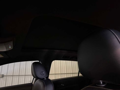 Certified 2020 Volkswagen Atlas Cross Sport SE w/ Panoramic Sunroof Package image 22