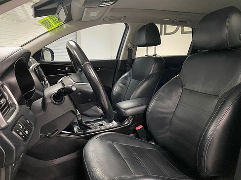 Used 2019 Kia Sorento EX image 17