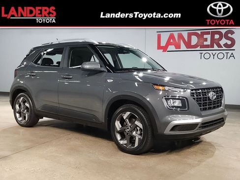 Used 2025 Hyundai Venue SEL FWD image 1