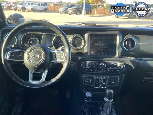 Used 2019 Jeep Wrangler Unlimited Sahara image 11