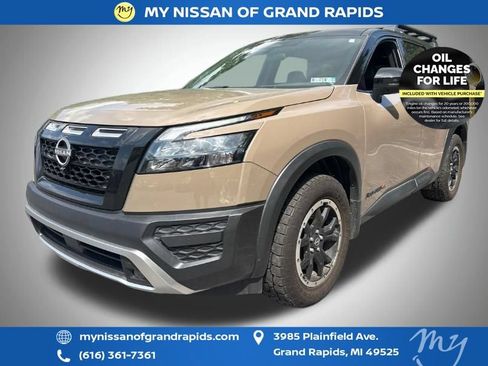 Used 2024 Nissan Pathfinder Rock Creek AWD/4WD image 7