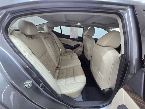 Used 2017 Nissan Maxima Platinum FWD image 20