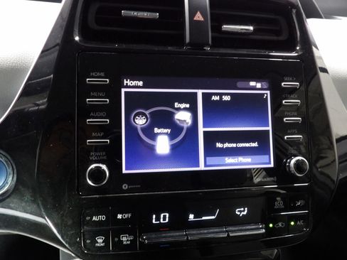 Used 2022 Toyota Prius LE image 15