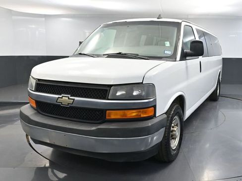 Used 2017 Chevrolet Express 3500 LT w/ LT Preferred Equipment Group RWD image 11