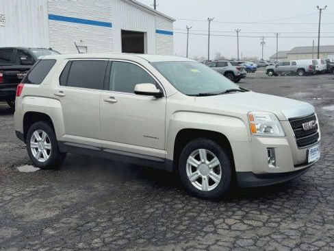 Certified 2015 GMC Terrain SLE image 2