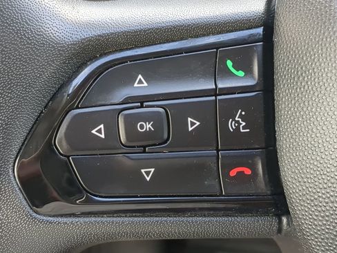 Used 2025 RAM ProMaster 2500 w/ Convenience Group image 23