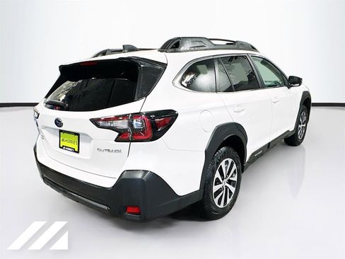 Used 2025 Subaru Outback Premium AWD/4WD image 5